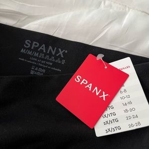 NEW with tags Spanx long black leggings with stretch band